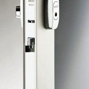 Брава за алуминиеви входни групи