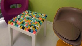 Холна маса с топки за пинг понг