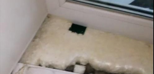 Демонтаж на перваза на прозореца