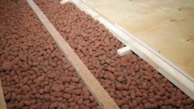 Замазка за ламинат