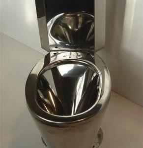 метална тоалетна