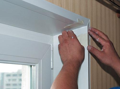 Довършителни склонове с пластмасови панели