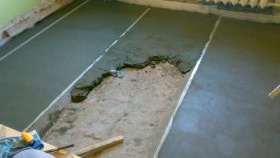 Изливане на бетонна замазка