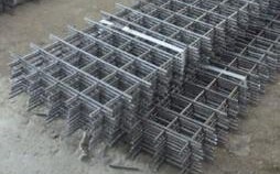 Дебелината на пода с топла вода