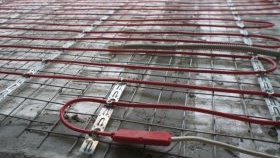 Изравняване на подовата настилка в апартамента