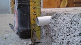 Дебелината на пода с топла вода