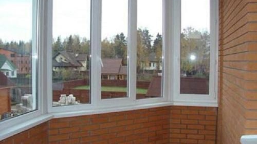 Монтаж на прозорци на лоджията
