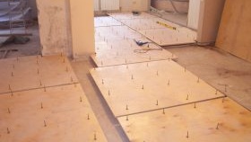 Изравняване на пода с шперплат