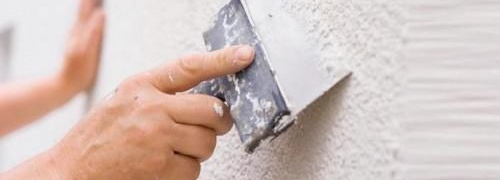 Финишната шпакловка се нанася върху предишния слой и трябва да е идеално равномерна.