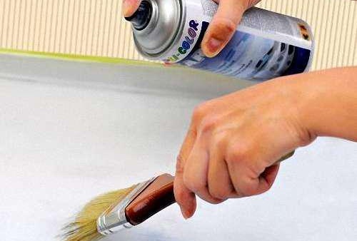 Как да боядисаме пластмасов перваз на прозореца