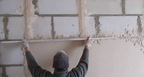 Шпакловка на стена без маяци