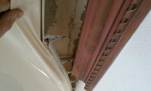 завийте опънатия таван