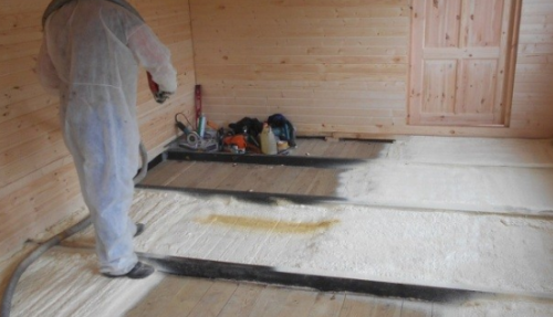 под от течна полиуретанова пяна