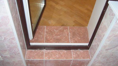 облицовка праг на балкона