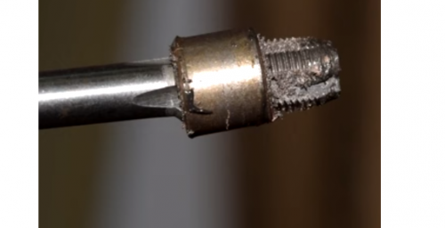 Демонтаж на втулка или иглен ролков лагер с машинен метчик