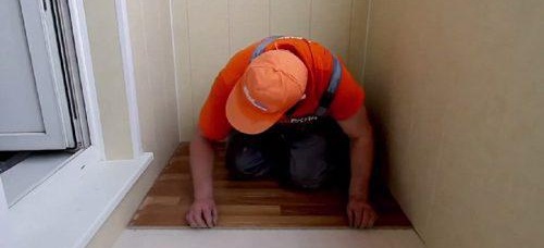 Откъде да започнете да затопляте балкона