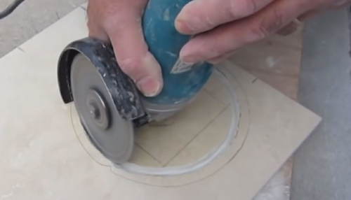 рязане на плочки с мелница