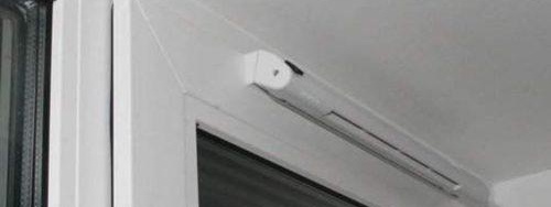 Механизмът за микровентилация на пластмасови прозорци.