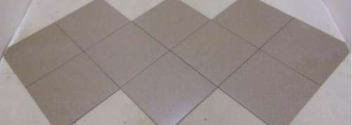 поставете плочките върху суха замазка