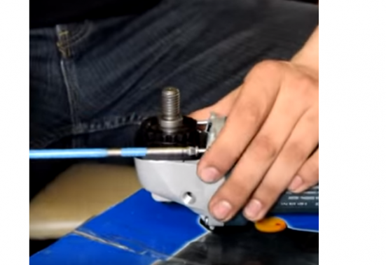 изключете скоростната кутия от корпуса на статора