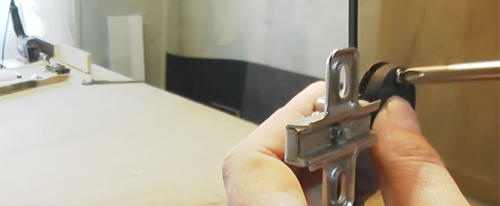 Фиксация за стъклени врати