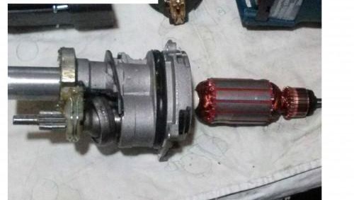 Връзката на ротора и ударния барел механизъм