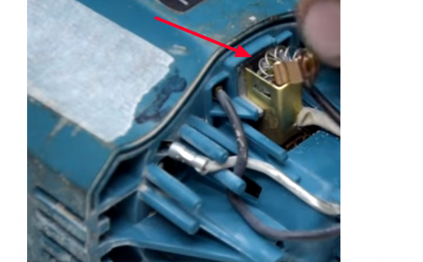 поза на четката