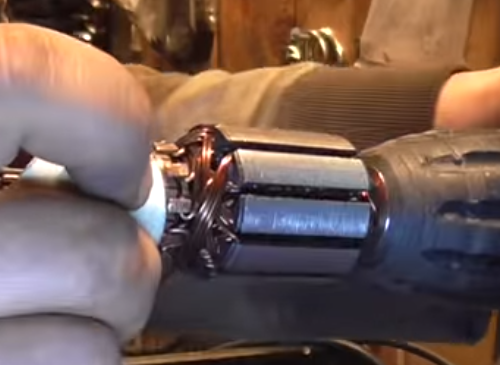 Шлайфане на комутатора в бормашина