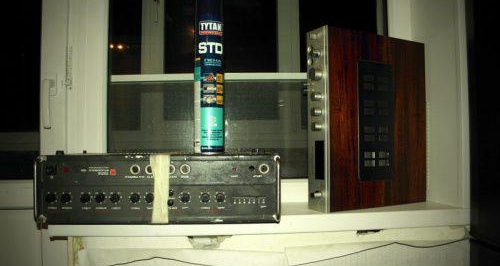 Демонтаж на перваза на прозореца на пластмасовия прозорец