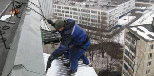 монтаж на балконска тента