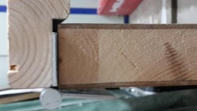 вложка на пантата на вратата