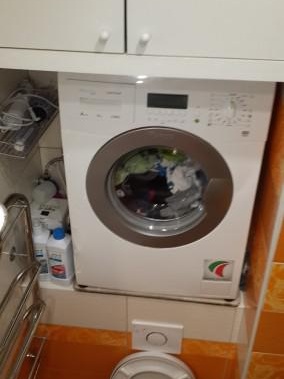 Инсталирайте пералня над тоалетната