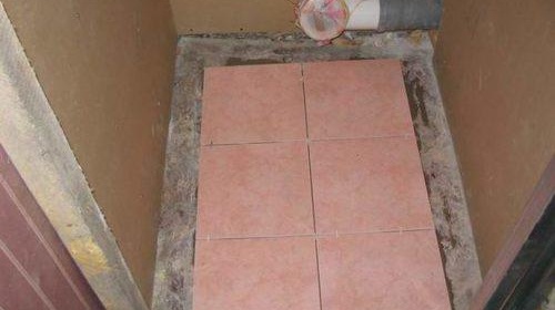 облицовка на пода в тоалетните