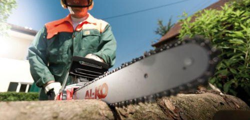 работа с електрически инструменти