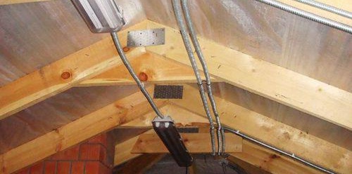 подреждане на комуникации в тавана