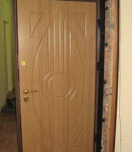 монтаж на входна врата