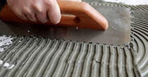 полагане на порцеланови плочки