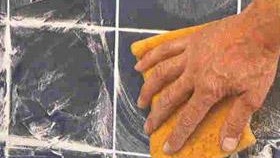 Как да премахнете фугиращата смес от плочки