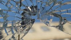 Как да поставите стъкло в прозорец