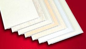 Завършен с пластмасови панели. Фото пластмасови панели