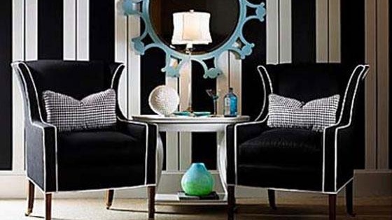 Раирани тапети в интериорната снимка