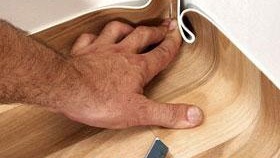 Снимка за поставяне на линолеум „направи си сам“.