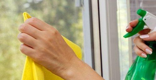 Как да почистите пластмасови прозорци и первази.