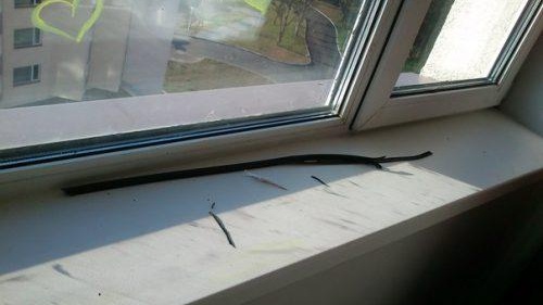 Почистете пластмасовия перваз на прозореца