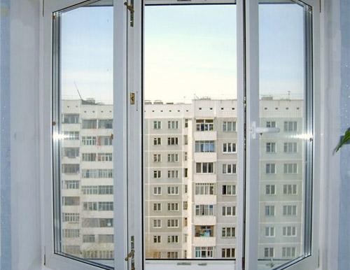 Двойно окачен прозорец