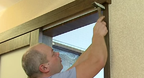 Направете плъзгащи се врати със собствените си ръце