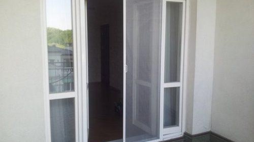 Мрежа против комари на вратата