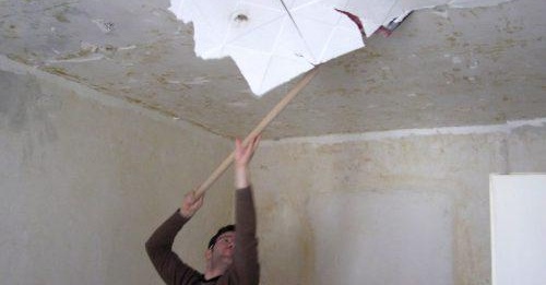 Освободете тавана от старото покритие