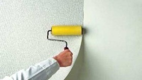 Навиваме ръба на листа с гладък валяк