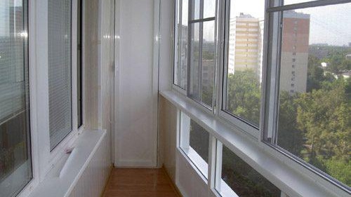 Плъзгащо се остъкляване на балкона